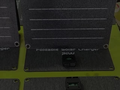 شاحن الطاقة الشمسية المقاومة للماء من ETFE 30W مع كيك ستاند للتخييم