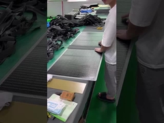 حقيبة يدية قابلة للطي بشحن شمسي مع منافذ USB مقاس 3570 * 550 * 28 مم