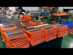 100W قابلة للطي مقاومة للماء شاحن لوحات الطاقة الشمسية المحمولة IP65 للسفر